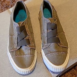 Womens blowfish slip on sneaker